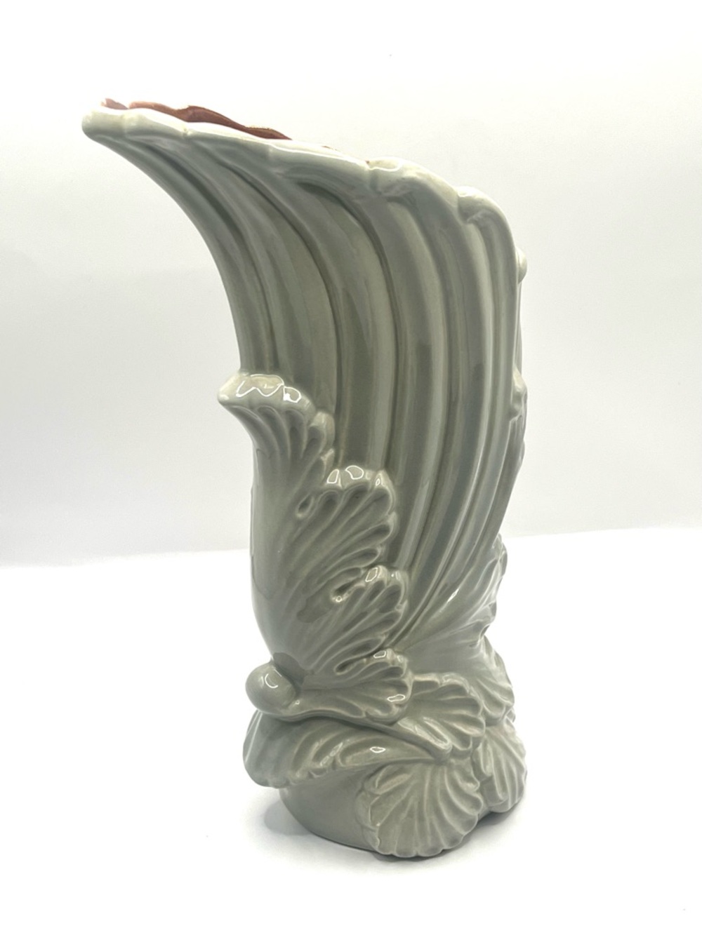 Vintage # 1290 RED WING 1940  Art Deco Ceramic Cornucopia Style Vase in Lt. Gray